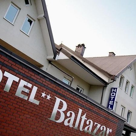 Hotel Baltazar プウトゥスク エクステリア 写真
