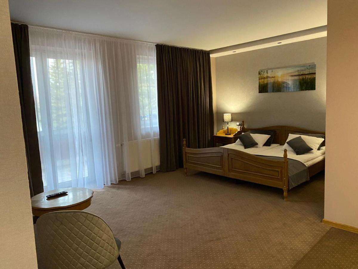 Hotel Baltazar プウトゥスク エクステリア 写真