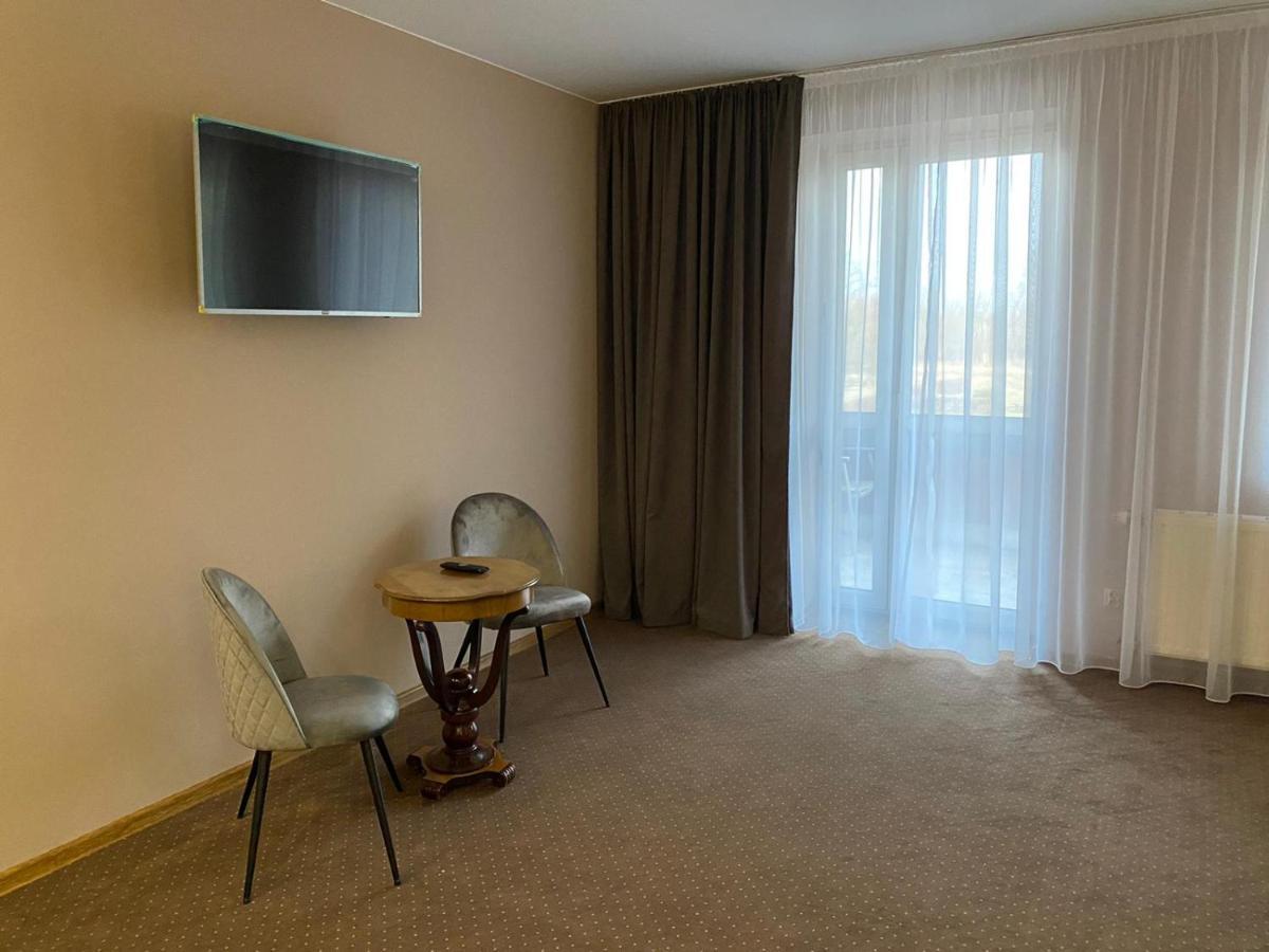 Hotel Baltazar プウトゥスク エクステリア 写真
