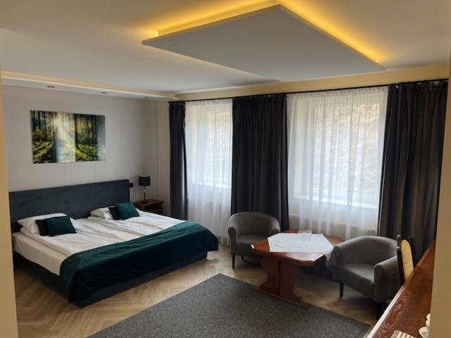 Hotel Baltazar プウトゥスク エクステリア 写真